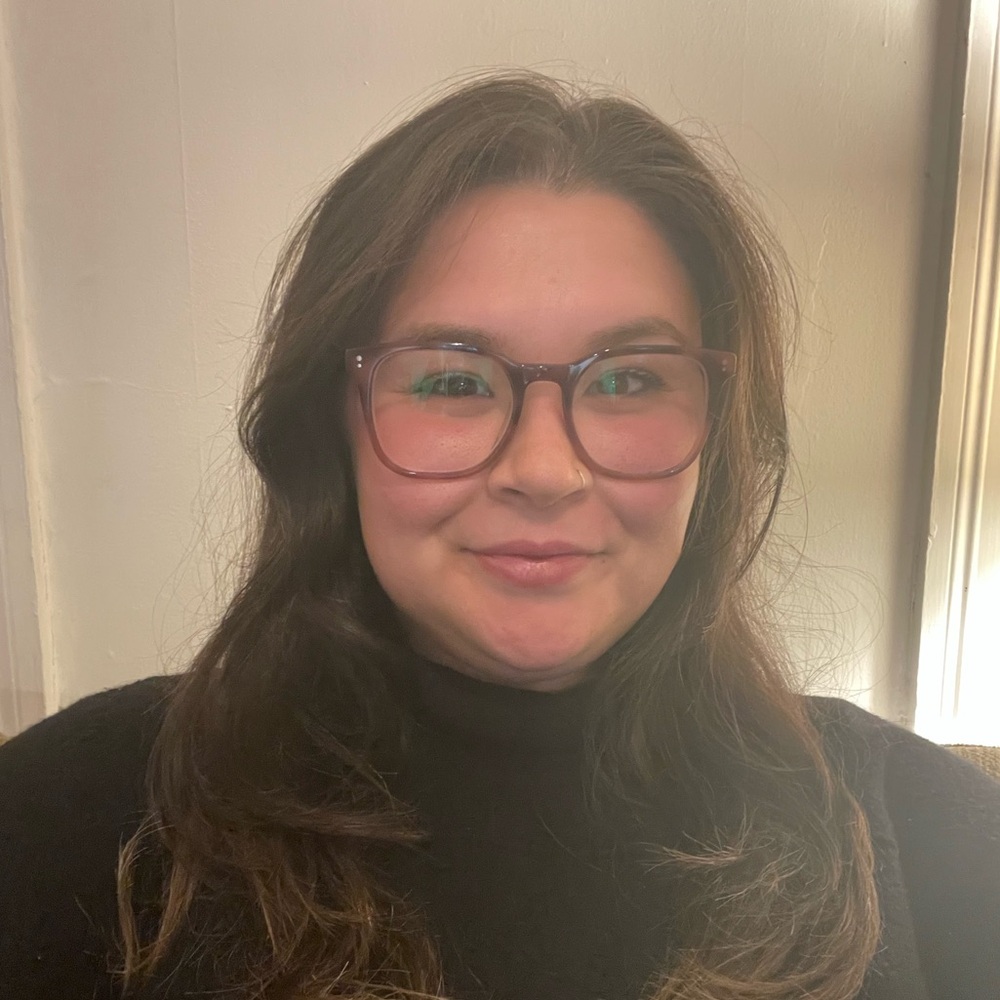 Meet your Posher, Maya